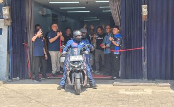 Maxdecal Gandeng Pasutri Touring Jelajahi Indonesia Timur Maxdecal pasutri touring