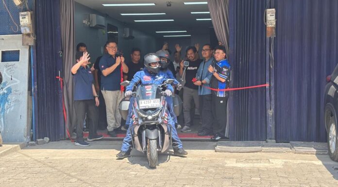 Maxdecal pasutri touring