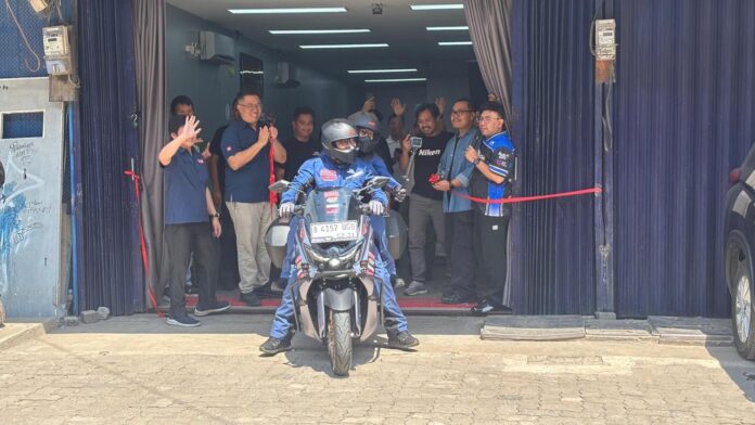 Maxdecal pasutri touring