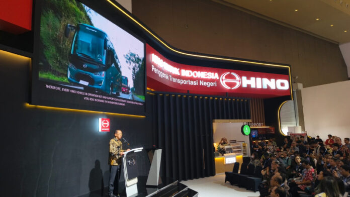 rockomotif-hino-01 Hino Bus 136 MDBL 4x4