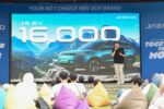 1. JAECOO rayakan serah terima 16.000 unit J5 EV melalui acara Together for More