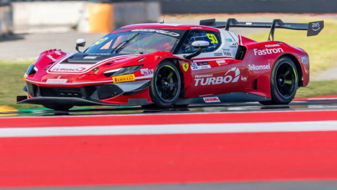 Mobil balap Ferrari yang dikemudikan Sean Gelael