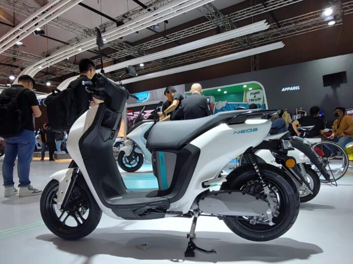 motor listrik yamaha neo's