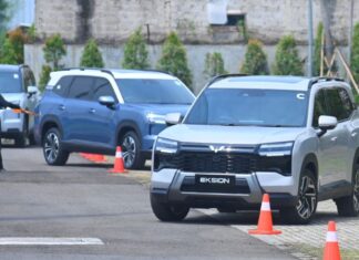 Konsumen Wuling Eksion Resmi Terima Unit Konsumen Wuling Eksion