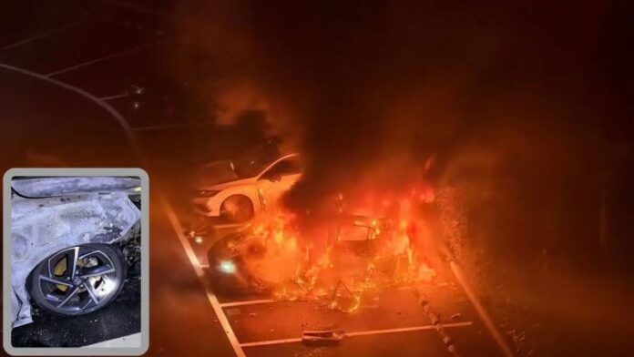 Mobil MG terbakar