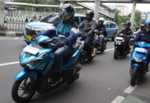 Tips Berkendara Motor Saat Ada Ambulans, Cek Di Sini Tips Berkendara Motor saat ada ambulans