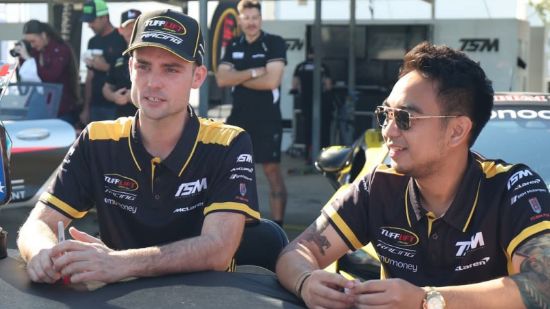 Glenn Nirwan pembalap Indonesia di ajang GT4 Australia 2026