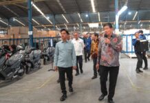 Wakil Presiden RI Kunjungi Fasilitas Produksi Motor Listrik United Wakil Presiden kunjungi produksi motor listrik united e-motor