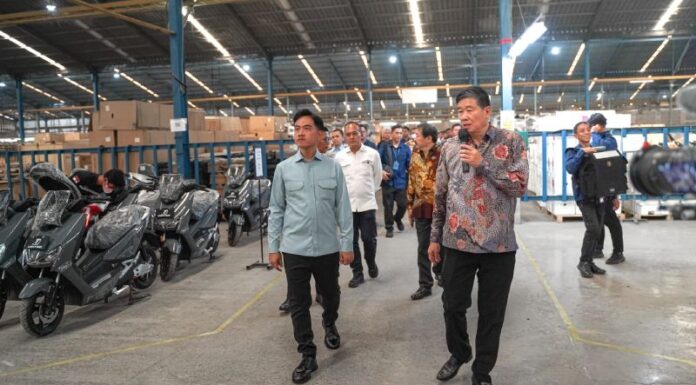 Wakil Presiden kunjungi produksi motor listrik united e-motor