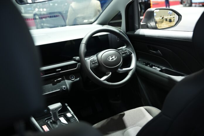 PHOTO 2 - Interior Hyundai STARGAZER Cartenz hyundai mpv listrik giias 2026