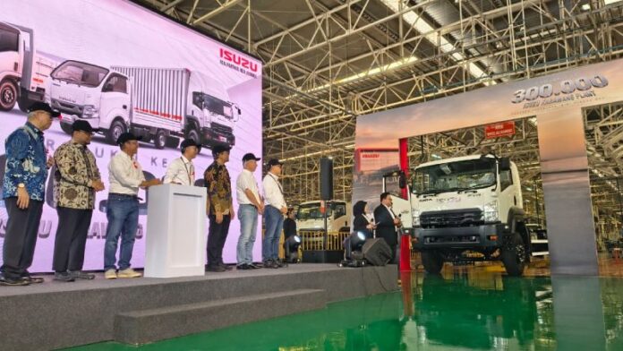 rockomotif-pabrik-isuzu-indonesia-2026 Isuzu Indonesia rayakan 300 ribu unit