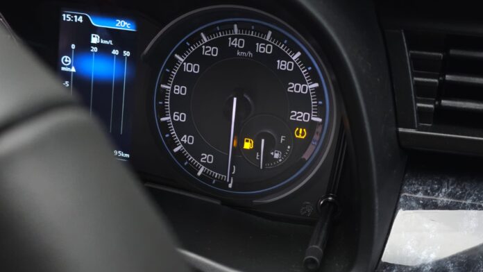 fitur suzuki xl7 new alpha interior tpms