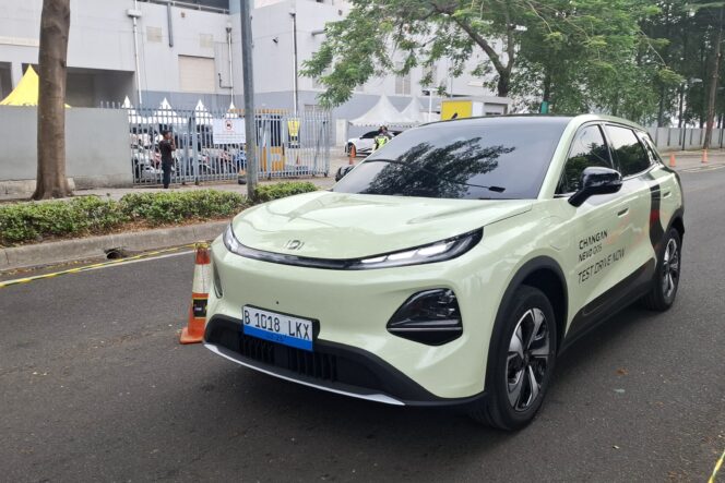 changan nevo Q05