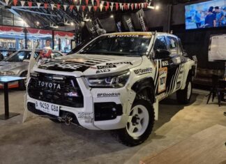 IRRA Hadirkan Hilux Rally di IMX Hub Bandung Toyota Hilux IRRA mejeng di IMX Hub Bandung
