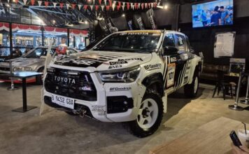 IRRA Hadirkan Hilux Rally di IMX Hub Bandung Toyota Hilux IRRA mejeng di IMX Hub Bandung