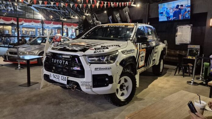 IMG-20260823-WA0002 Toyota Hilux IRRA mejeng di IMX Hub Bandung