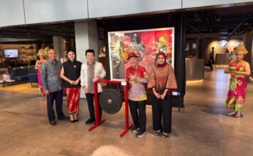 Dealer BMW Astra Cilandak Jadi Ruang Pameran Lukisan Dealer BMW Astra Cilandak jadi ruang pamer lukisan