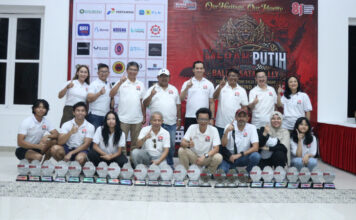 Rokky Irvayandi, Direktur Marketing ADM Raih Juara Pertama di Kejurnas Time Rally 2026 Rokky Irvandy Direktur Marketing ADM naik podium di Kejurnas Time Rally 2026