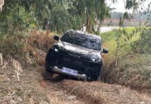 Menjajal Toyota New Hilux G Manual di Jalur Offroad, Torsi Besar Tampang Modern test drive toyota hilux g manual