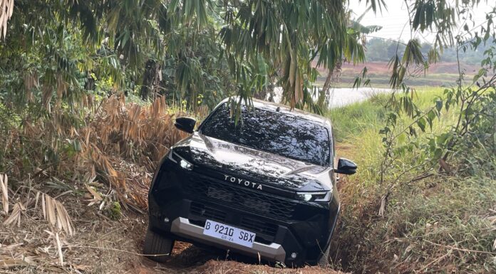 test drive toyota hilux g manual