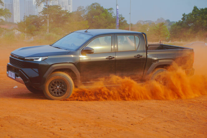 test drive toyota hilux g manual
