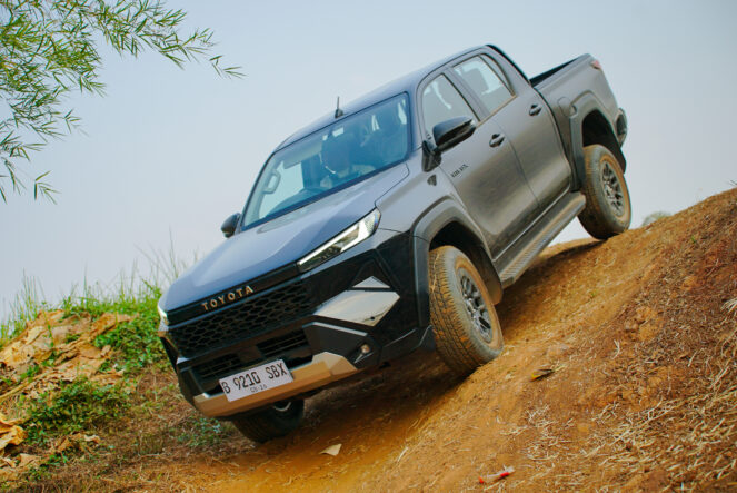test drive toyota hilux g manual