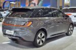 Wuling New Cloud EV SE mengusung baterai berkapasitas 38 kWh yang mampu menempuh jarak hingga 360 kilometer (CLTC)