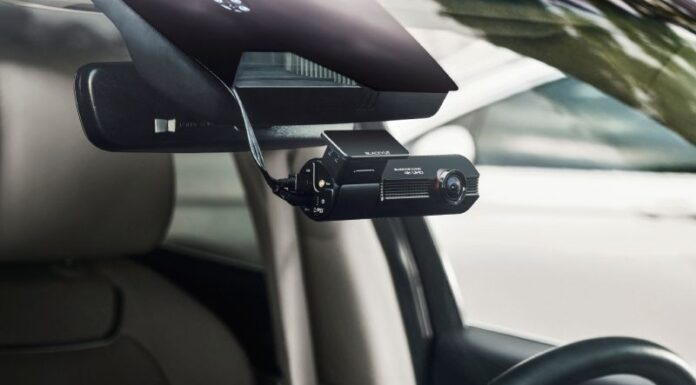 Dashcam mobil BlackVue