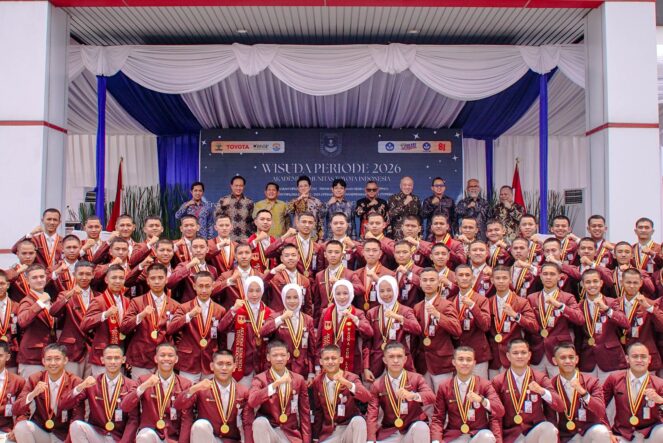 wisuda akti