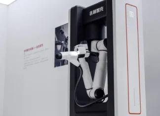 Geely Tantang BYD dengan Charger 2,2 MW, Isi Baterai Mobil Listrik Cuma 4 Menit geely smart charging