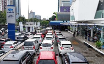 Fitur Baru OLXmobbi Kini Bisa Cek Harga Mobil Bekas Secara Instan Cek harga mobil bekas kini bisa instan di platform OLX
