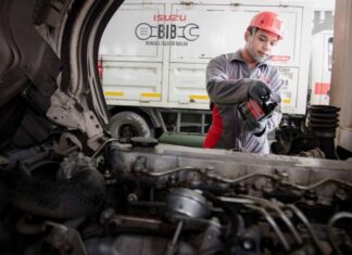 Abu Vulkanik Tidak Baik untuk Kendaraan, Ini Pesan dari Isuzu Tips Isuzu Indonesia untuk abu vulkanik gunung anak krakatau