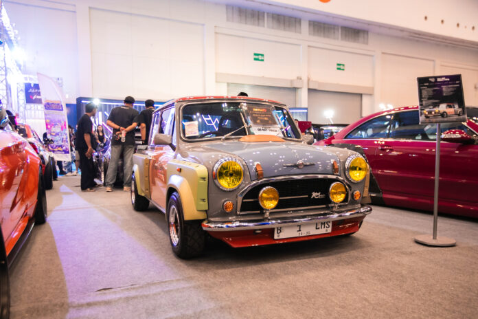 Terpilih dari Ratusan Mobil Terbaik, NMAA Ultimate Builder Diraih oleh Achun dengan Mobil Mini Morris morris mini van nmaa ultimate builder imx 2026